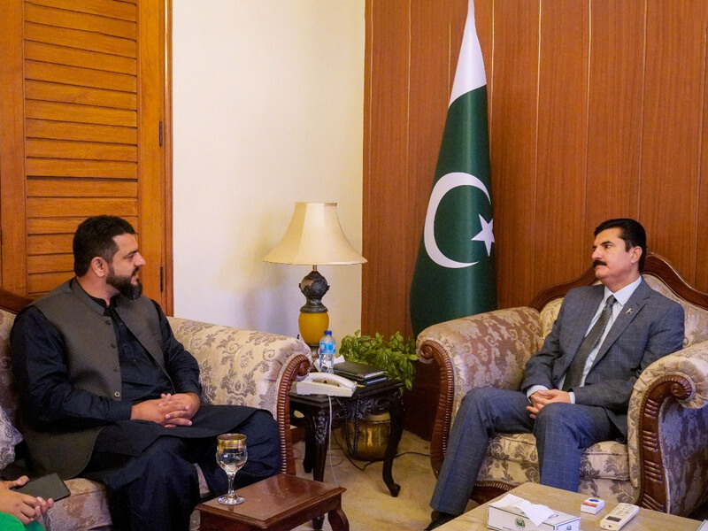Meeting Between CEO Forces Colleges Mr. Burair Nazir and Governor KPK Mr. Faisal Karim Kundi