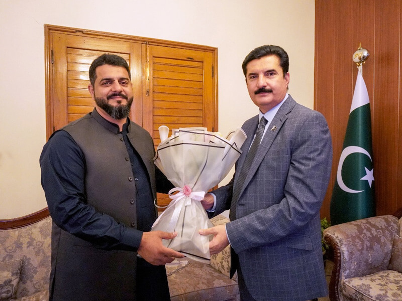 Meeting Between CEO Forces Colleges Mr. Burair Nazir and Governor KPK Mr. Faisal Karim Kundi